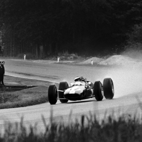 Sous la pluie sur le circuit de Spa en Belgique... Sous la pluie sur le circuit de Spa en Belgique...